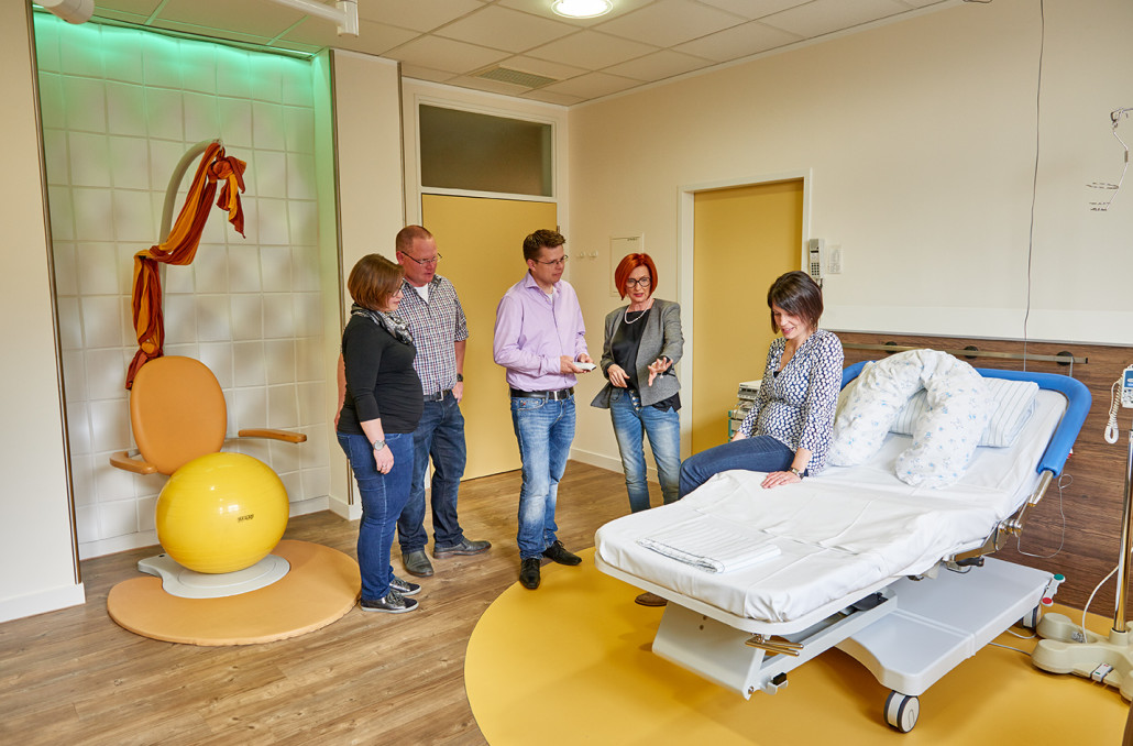 Kreißsaal, Gebärhockeranlage und Geburtsbett